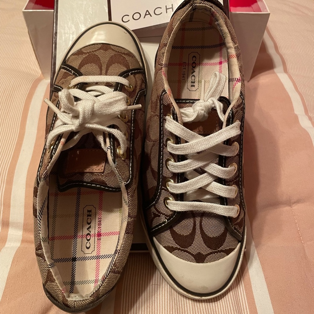 Coach Beige/brown sneakers